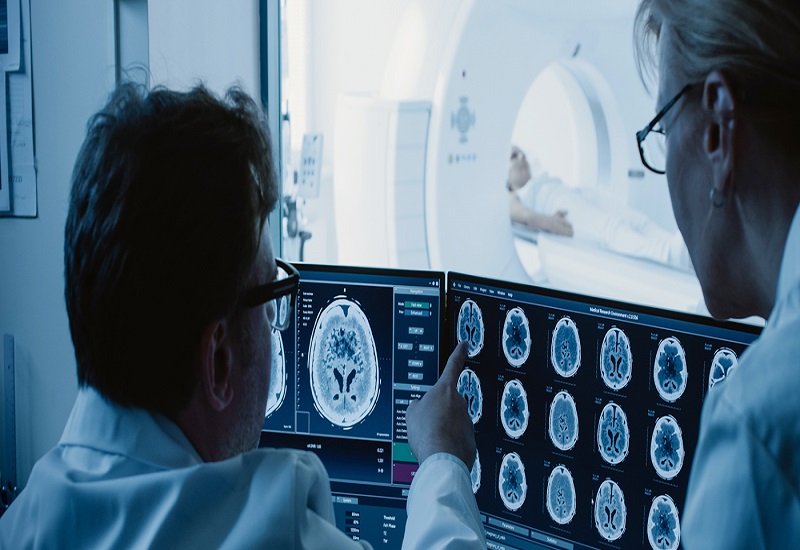 Intuitive Data-Driven Visual Platform to Grow in Medical Imaging